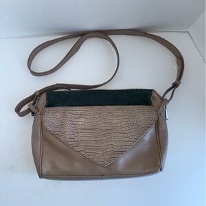POUR LA VICTOIRE east west two tone leather shoulder bag